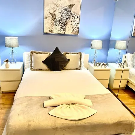 Park Lane Two Bedroom Flat